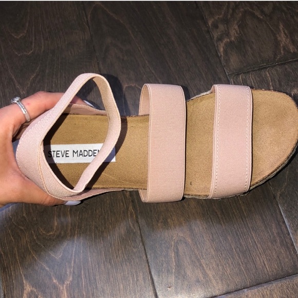 Sandals - Picture 2 of 3